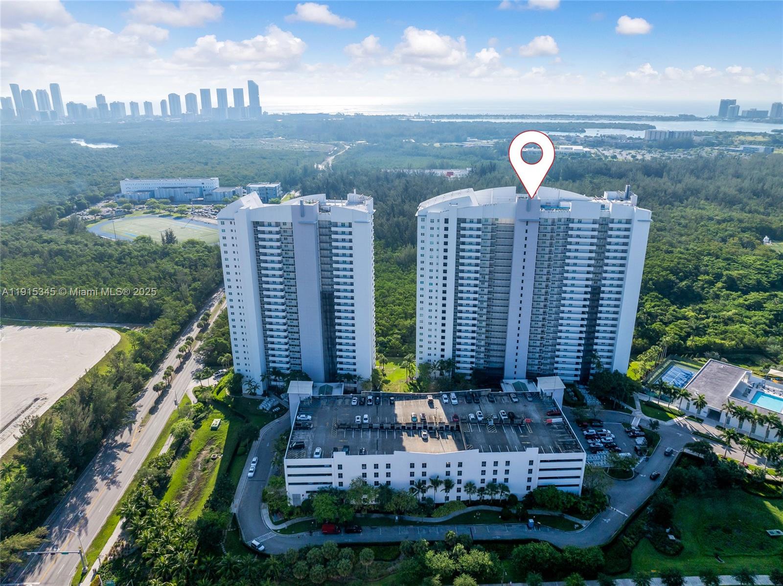 THE OAKS I CONDO - Residential