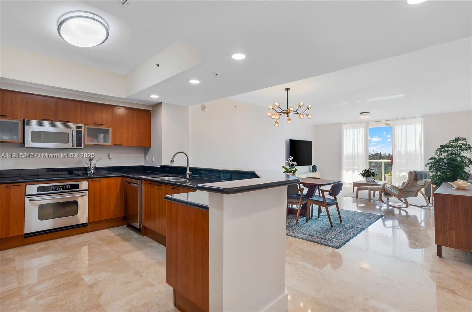 THE OAKS I CONDO - Residential