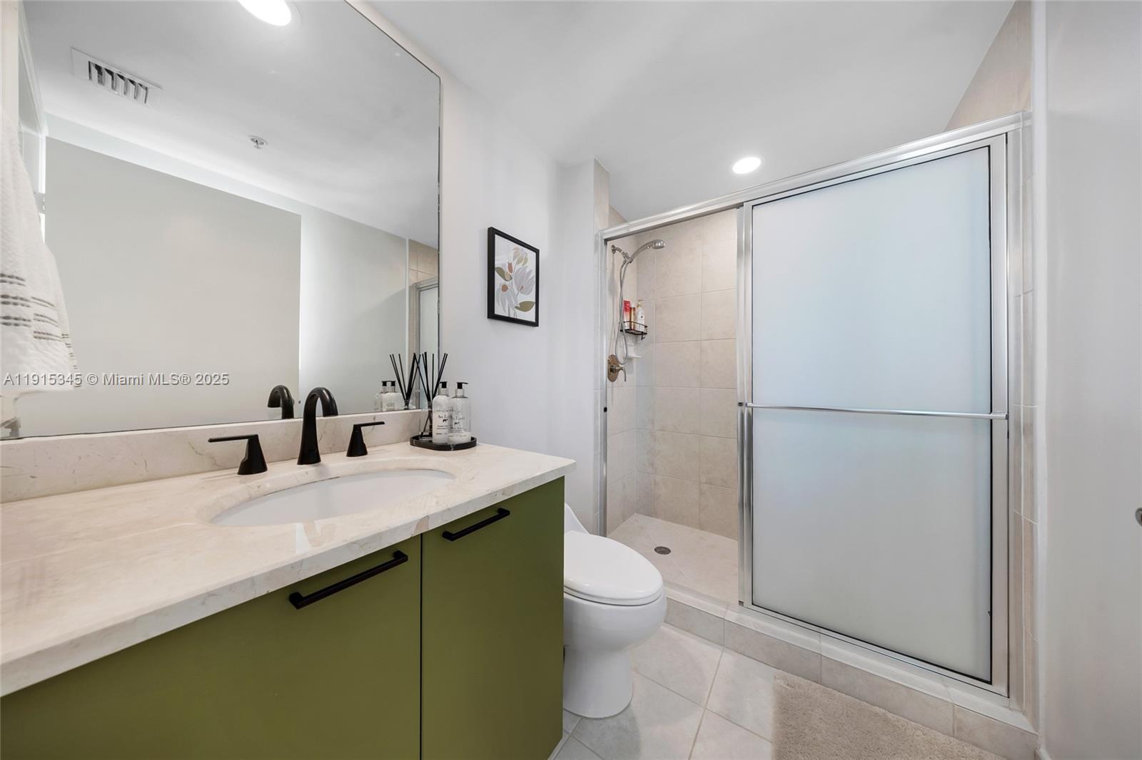 THE OAKS I CONDO - Residential