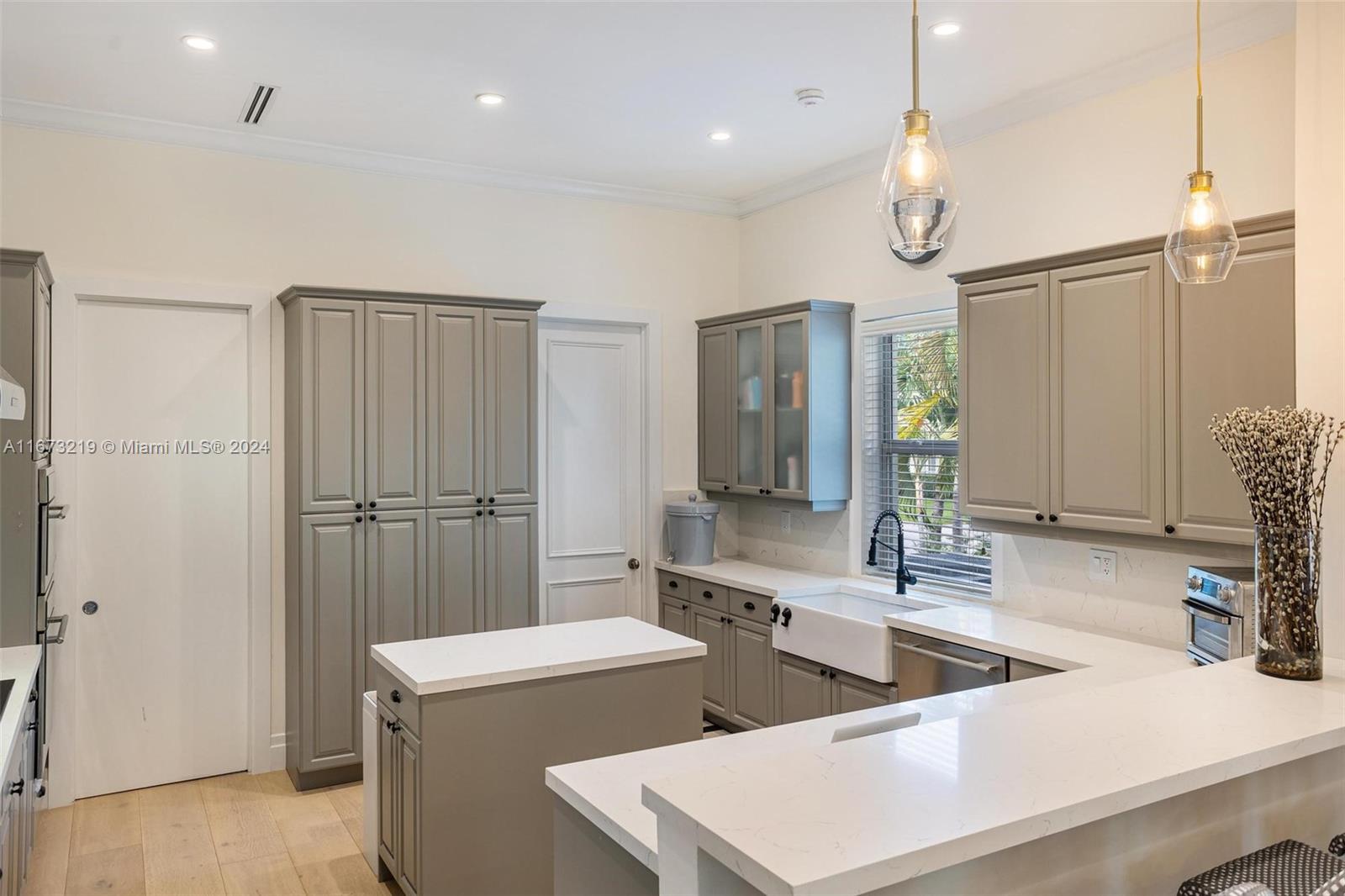 BISCAYNE KEY ESTATES - Residential