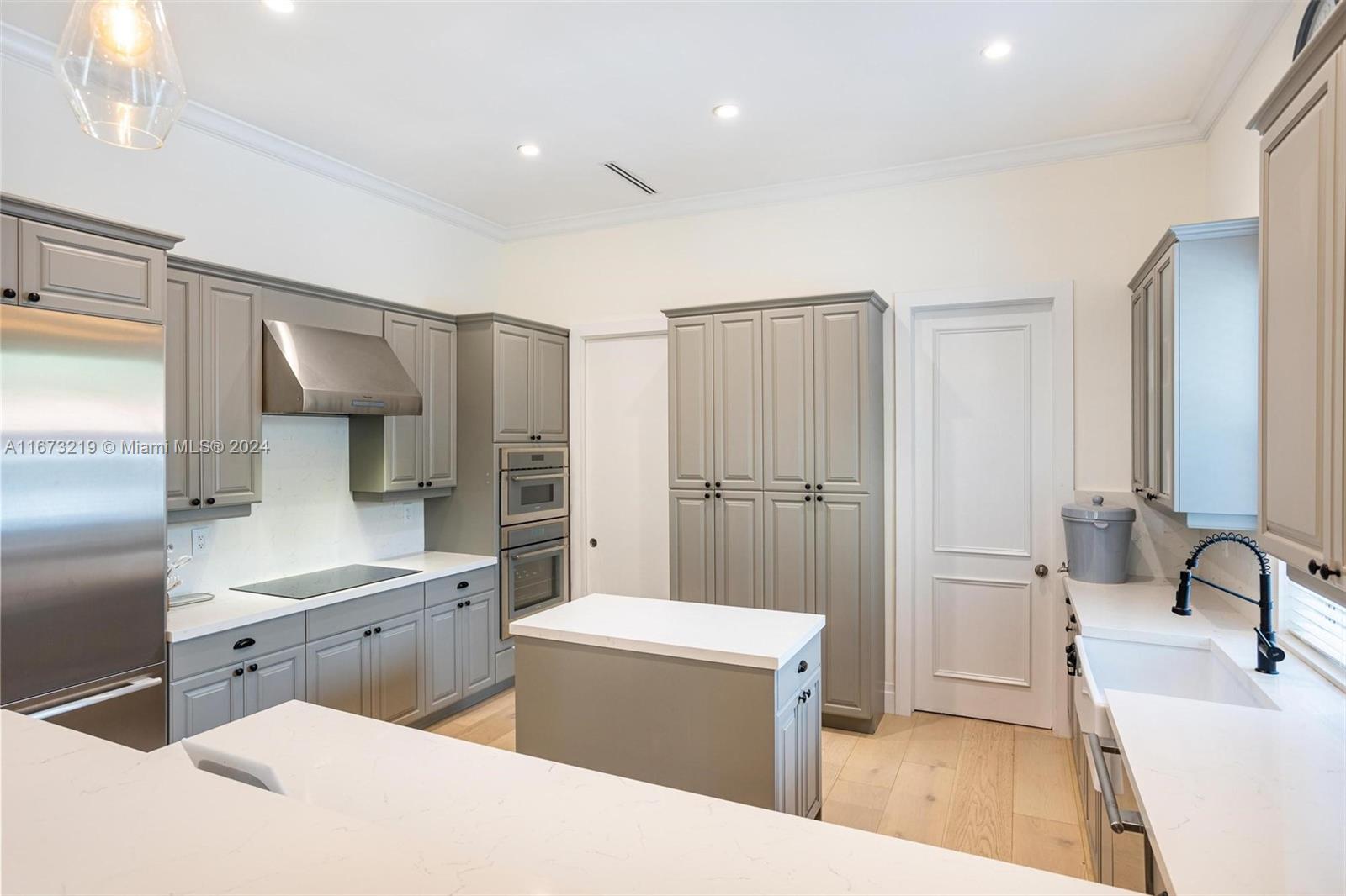 BISCAYNE KEY ESTATES - Residential