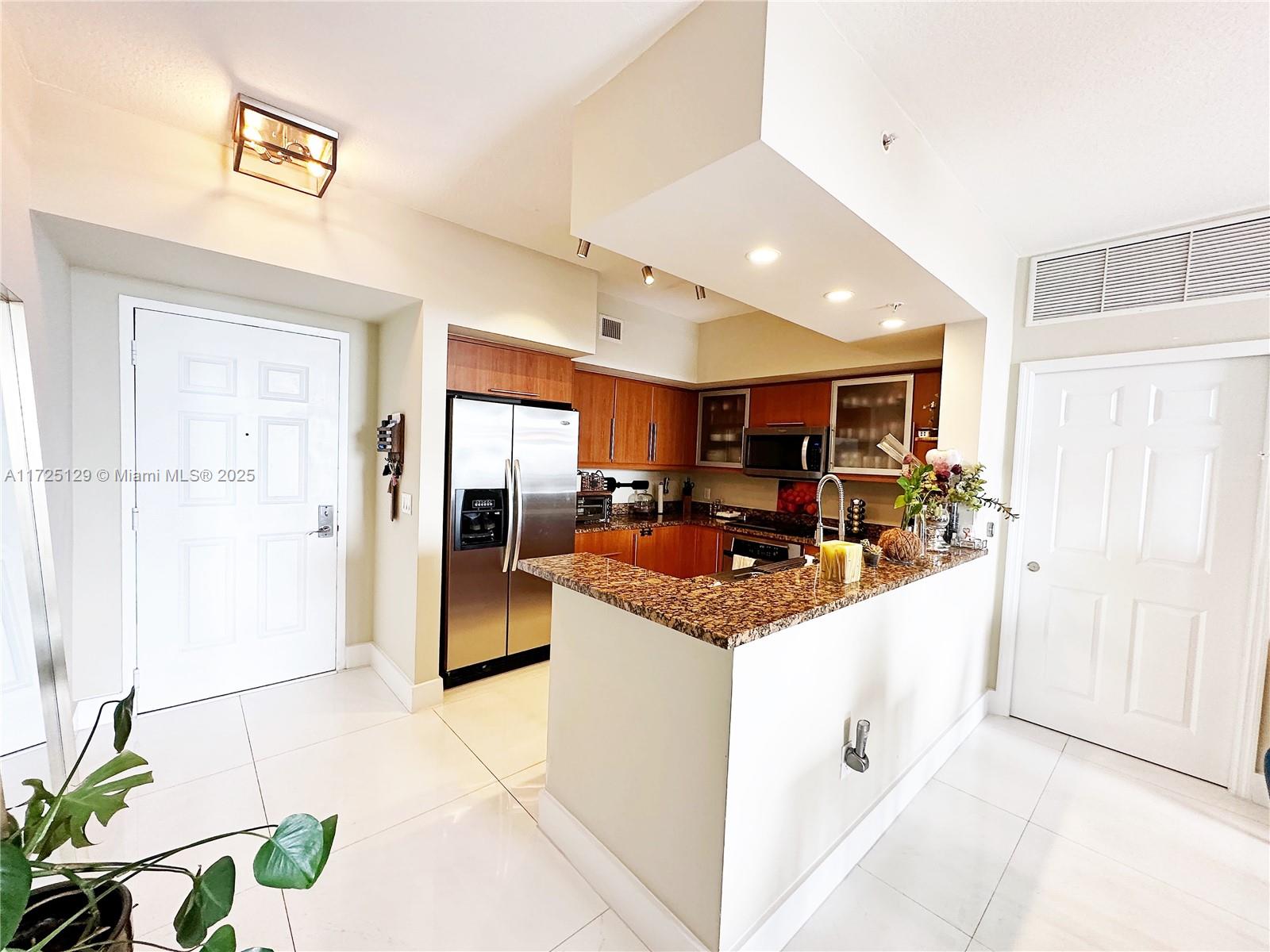 PUERTA DE PALMAS CONDO - Residential