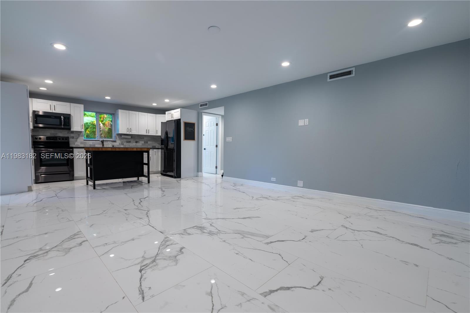 LARGO GARDENS - Residential