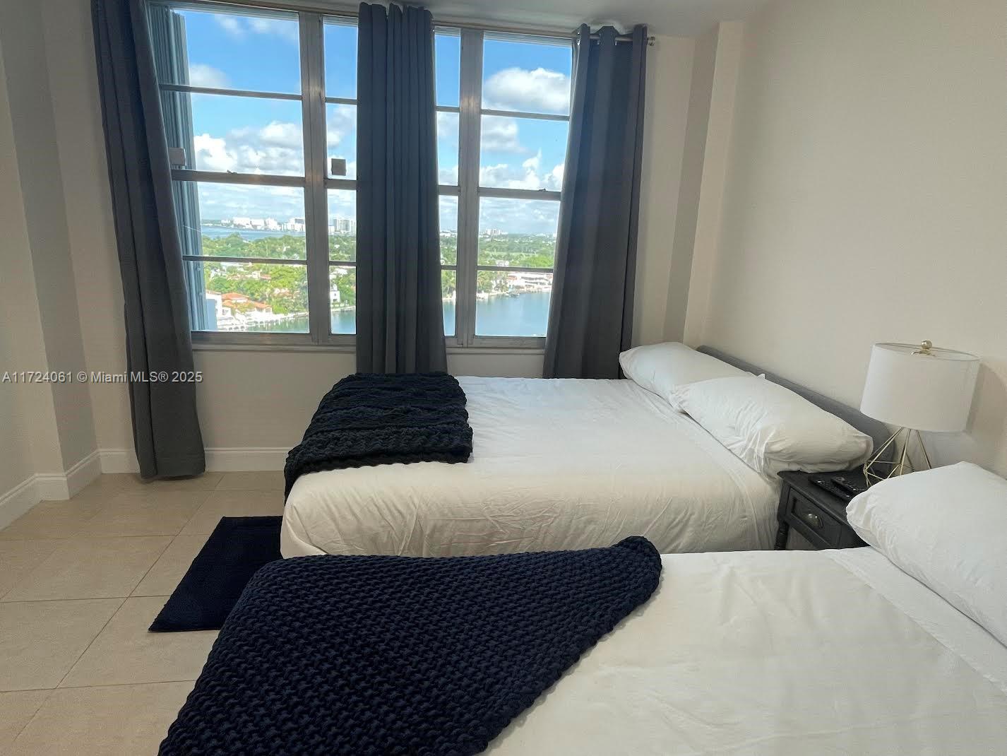 5151 Collins Ave 1722