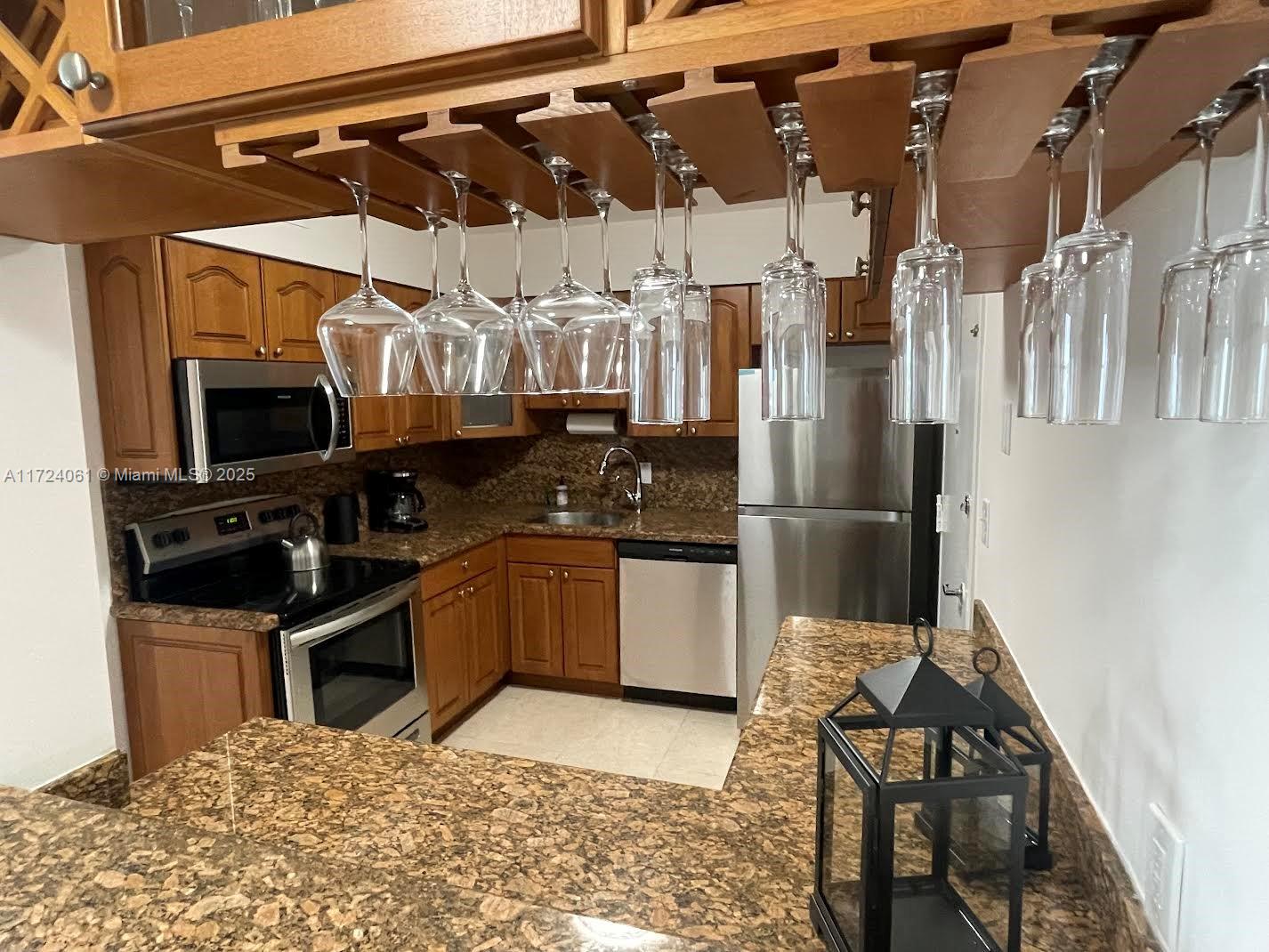 5151 Collins Ave 1722