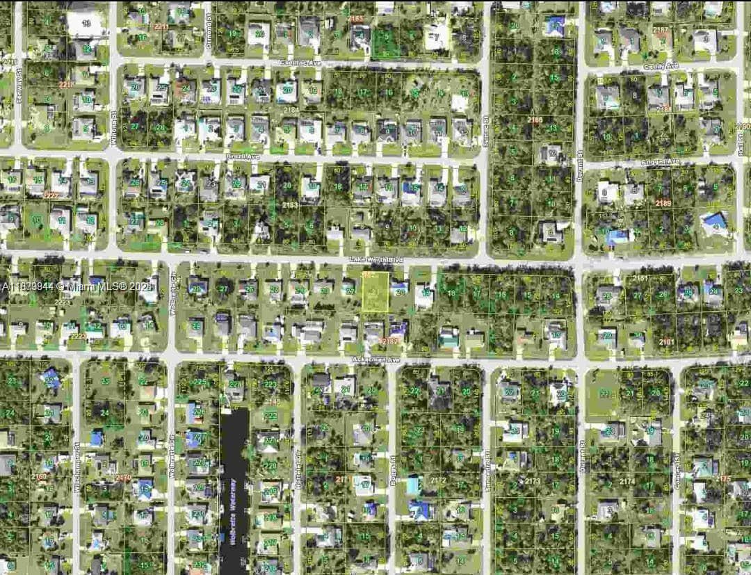 PORT CHARLOTTE - Land