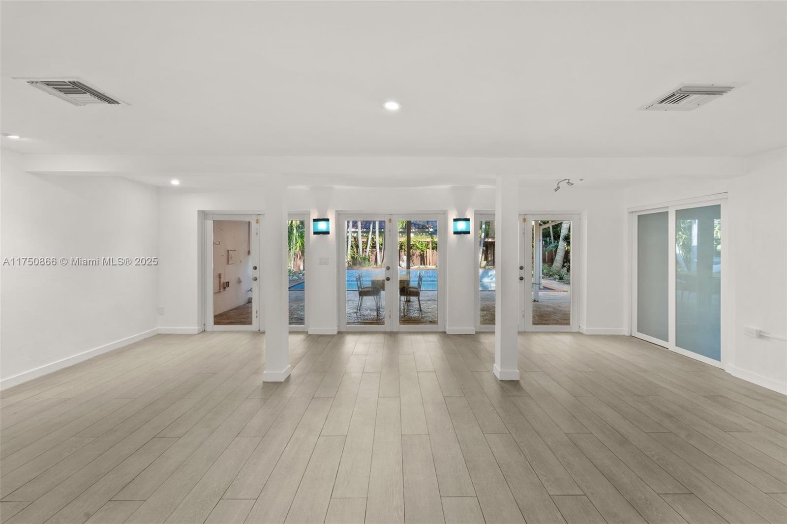 BELLE MEADE - Residential