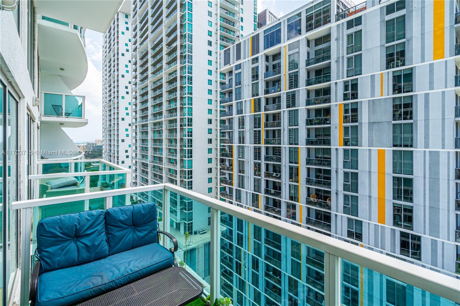 BRICKELL ON THE RIVER - Residential
