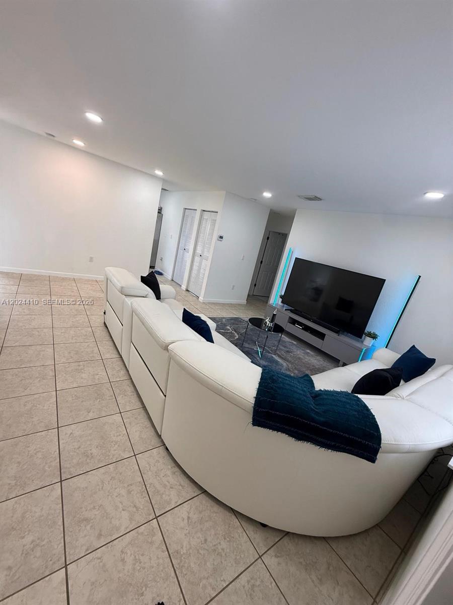 SALMA LAKE PHASE 2 - Residential
