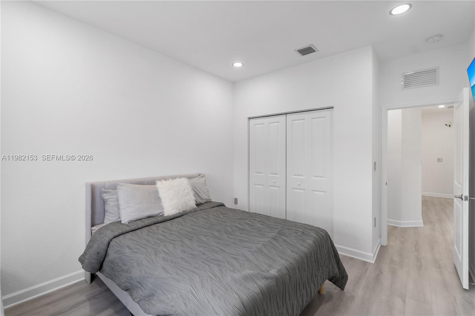 PINE ISLE - Residential Lease