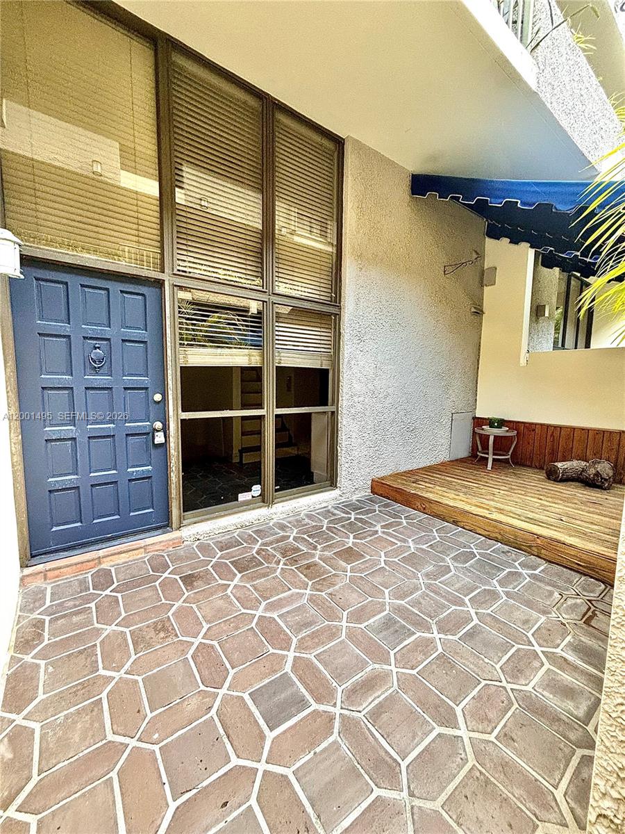 COCONUT GROVE APT CONDO - Residential Lease