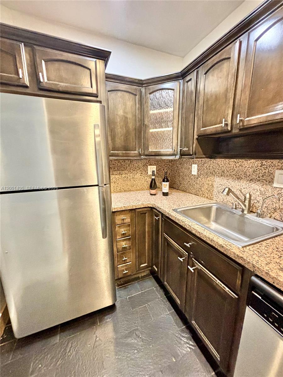 COCONUT GROVE APT CONDO - Residential Lease