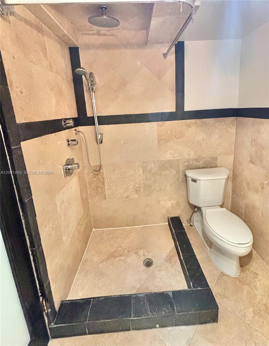 COCONUT GROVE APT CONDO - Residential Lease