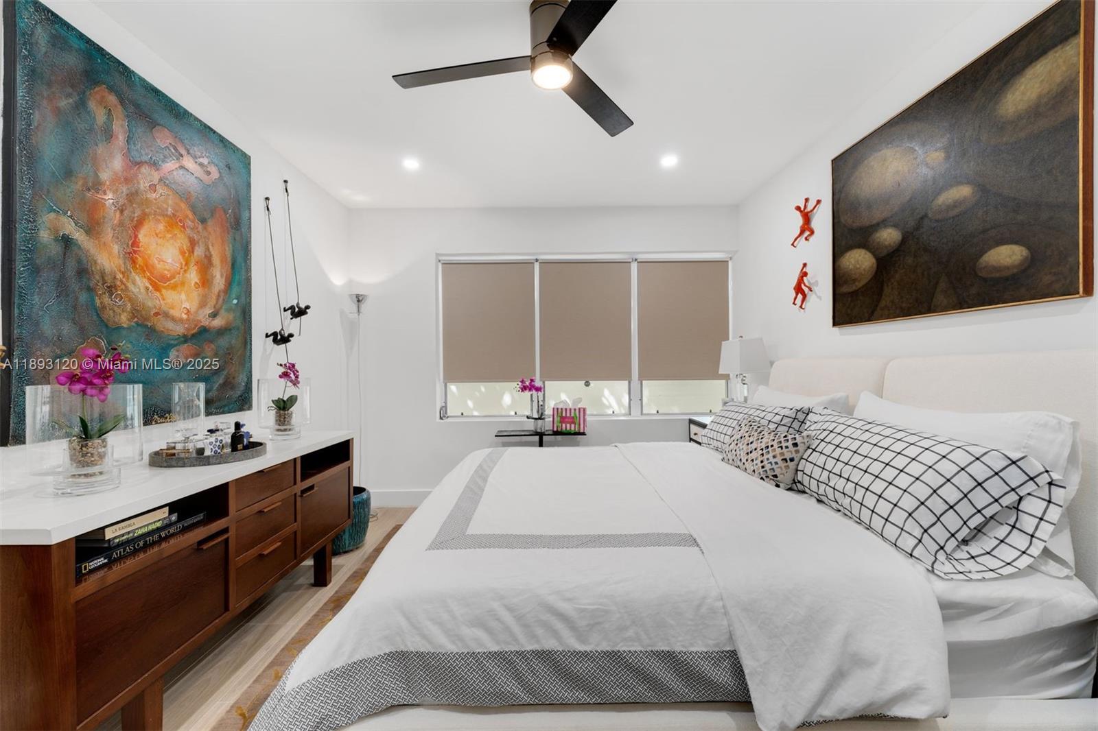 THE ESQUIRE HOUSE - Residential