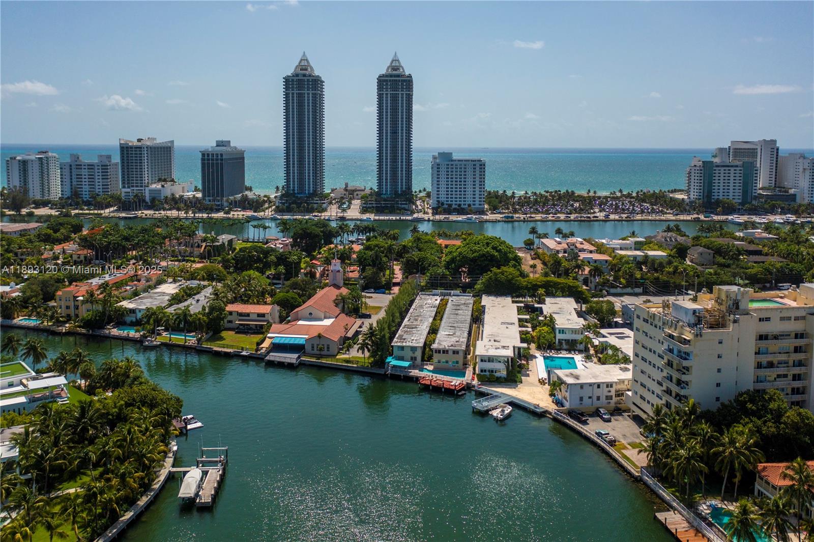 THE ESQUIRE HOUSE - Residential