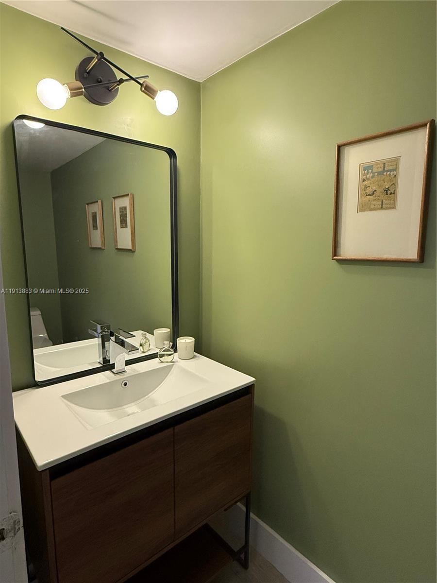 STANTON HOUSE CONDO - Residential Lease