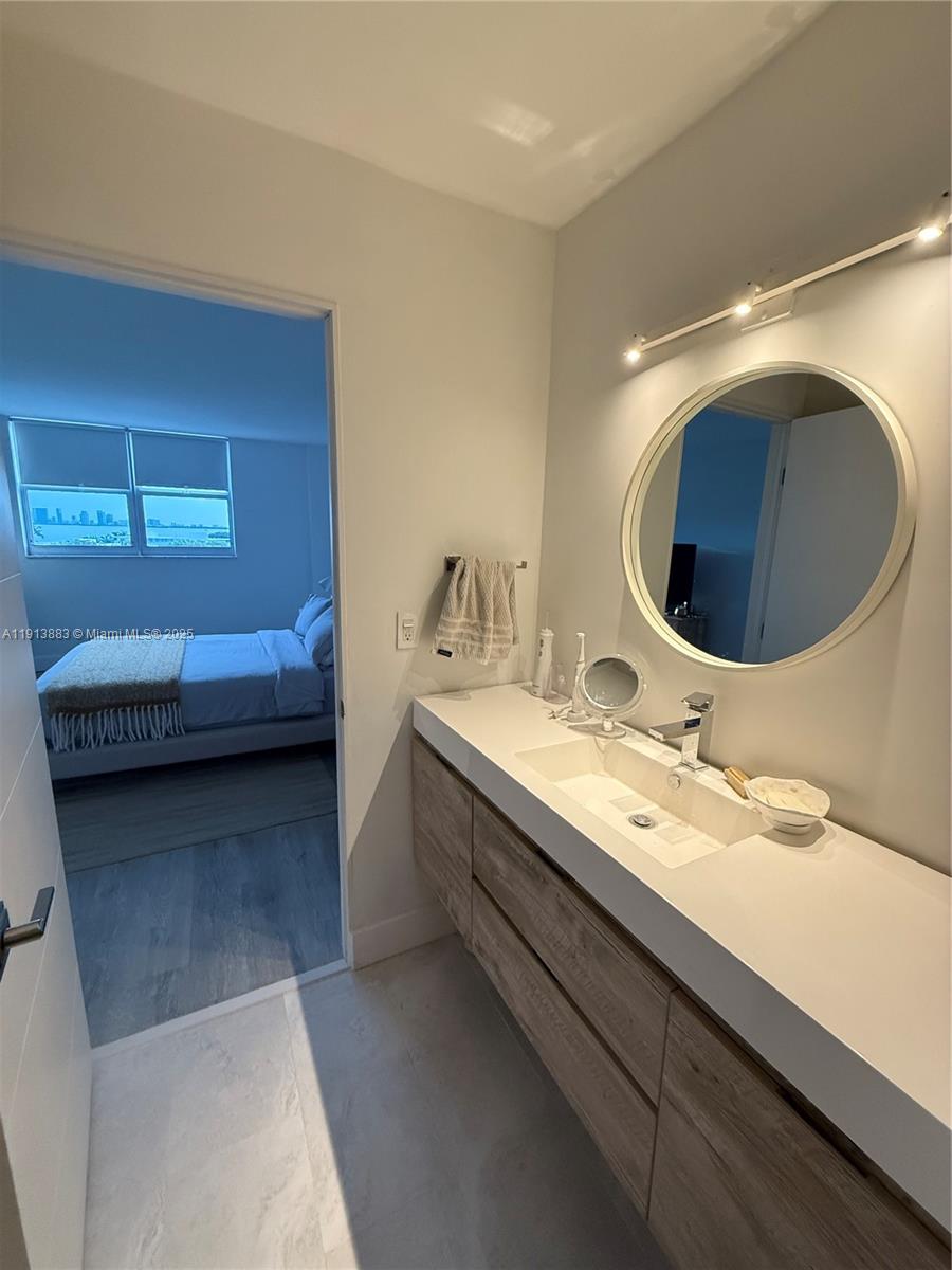 STANTON HOUSE CONDO - Residential Lease