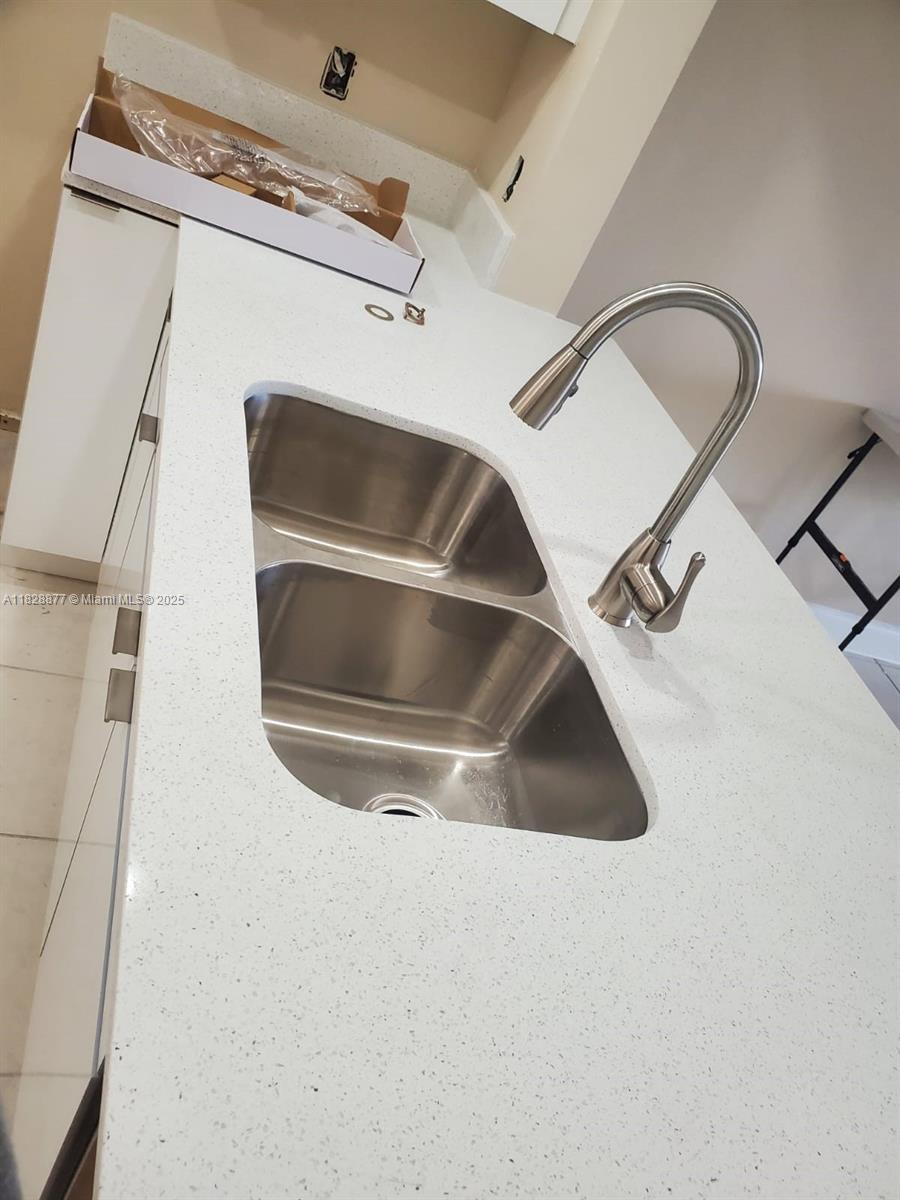 FIRST GULFSTREAM GARDEN - Residential