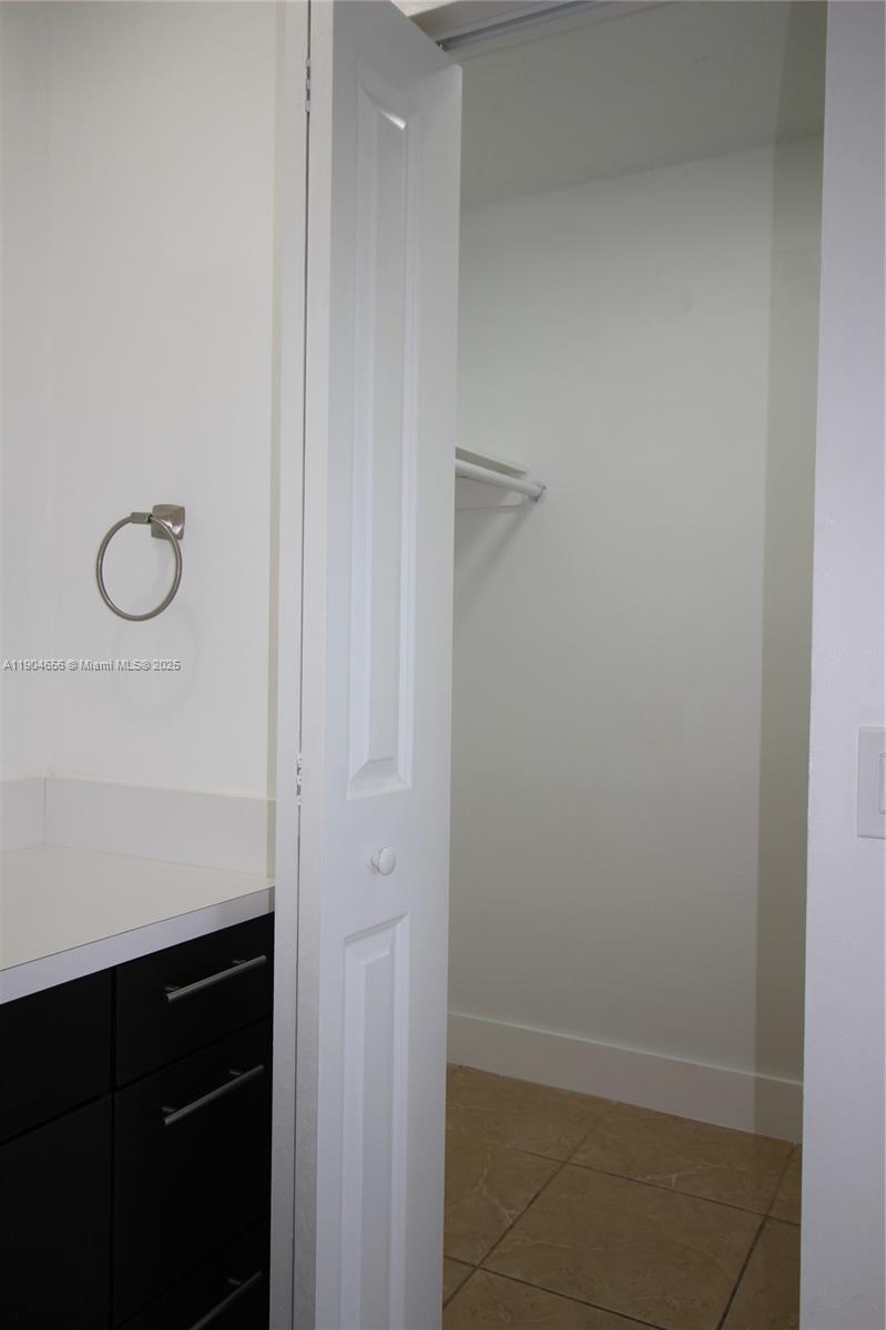 MEADOW WOODMANOR SEC 2 - Residential Lease