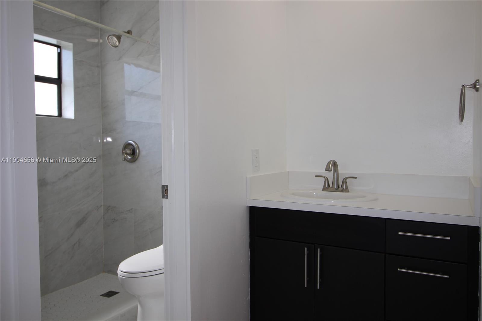 MEADOW WOODMANOR SEC 2 - Residential Lease