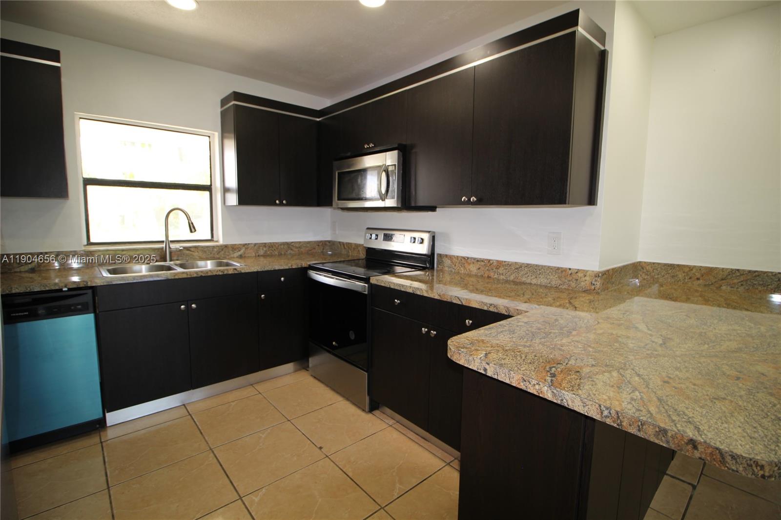 MEADOW WOODMANOR SEC 2 - Residential Lease