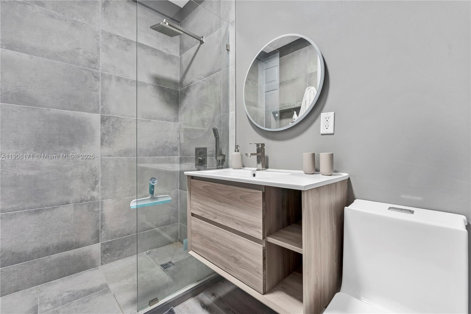 RIVIERA ISLES II - Residential