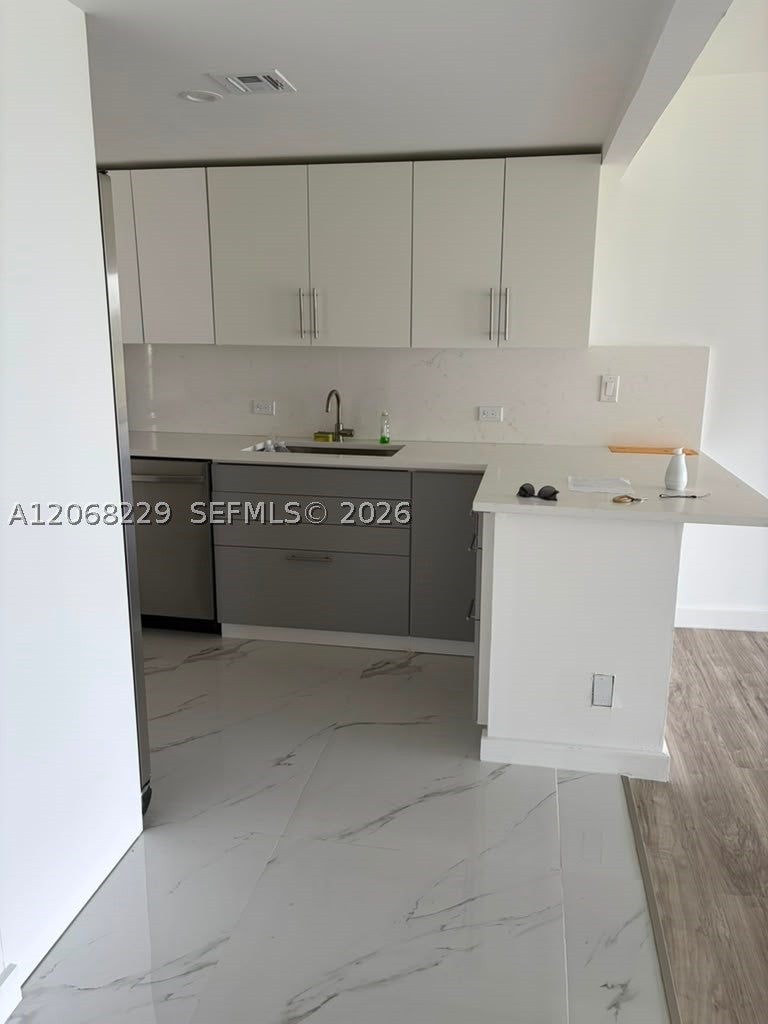 3050 N Palm Aire Dr 707