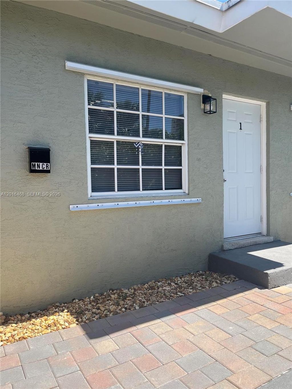Photo of 928 N Victoria Park Rd #1, Fort Lauderdale, FL 33304 (MLS # A12016468)
