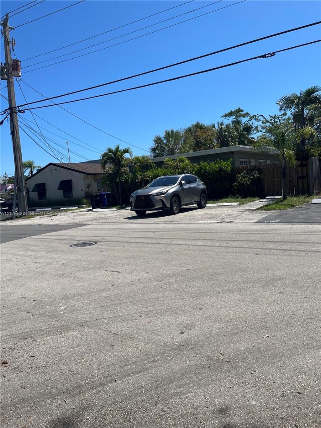 Photo of 928 N Victoria Park Rd #1, Fort Lauderdale, FL 33304 (MLS # A12016468)