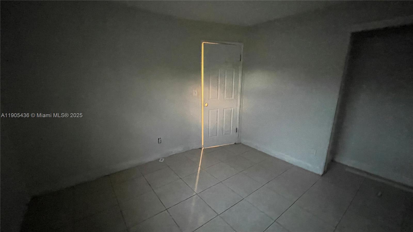 HOLLYWOOD SUBURBS NO 2 - Residential Lease