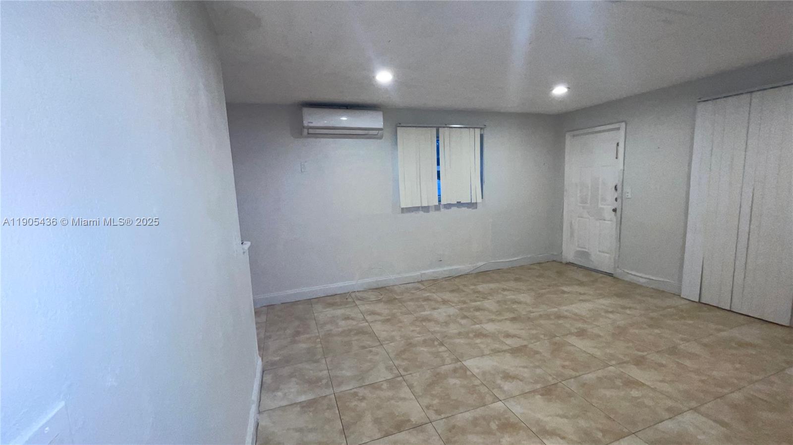 HOLLYWOOD SUBURBS NO 2 - Residential Lease