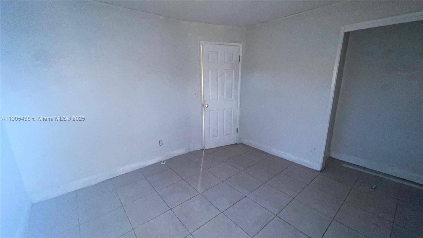 HOLLYWOOD SUBURBS NO 2 - Residential Lease