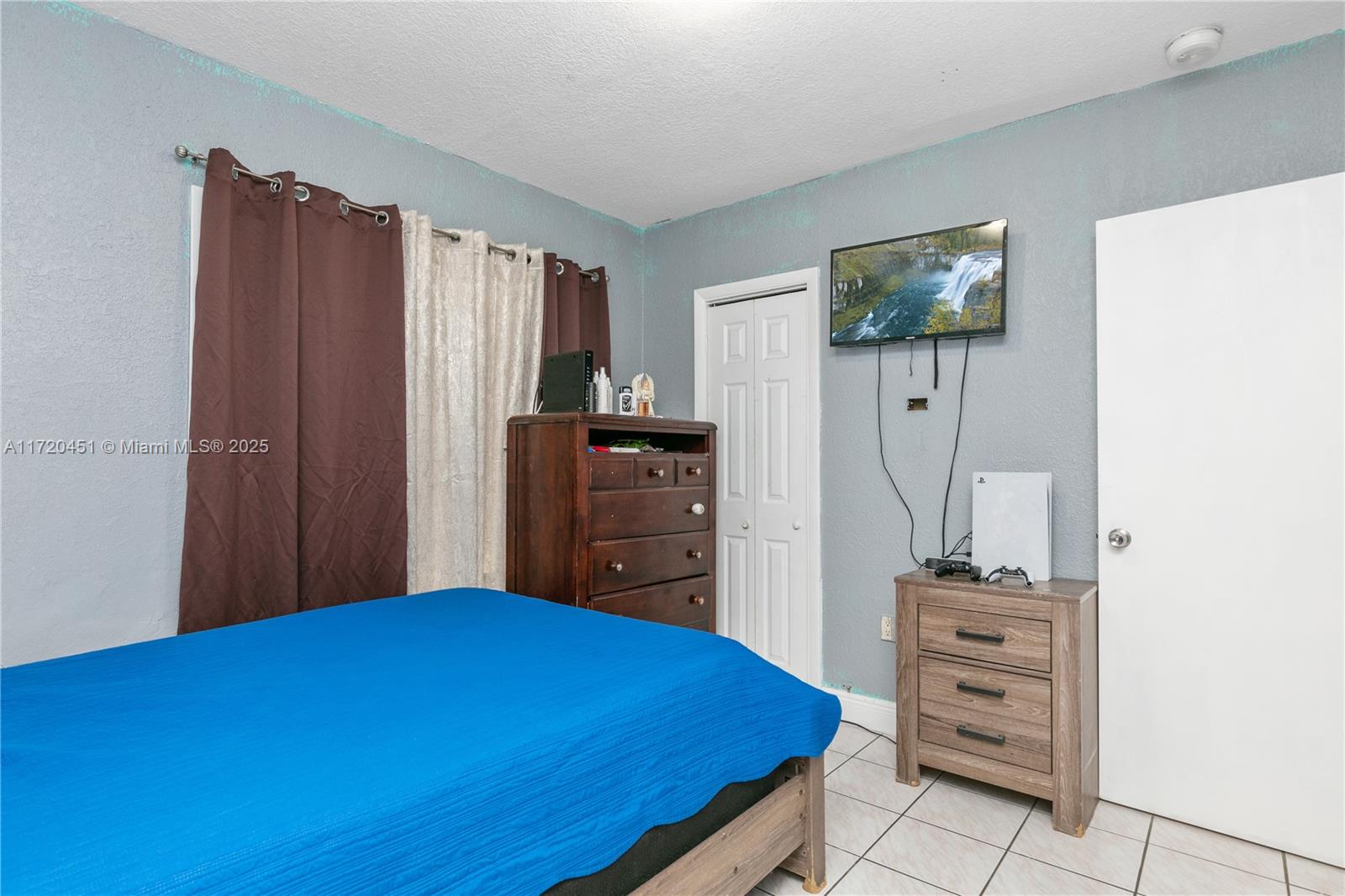 ESSEX VILLAGE-THIRD ADDIT - Residential