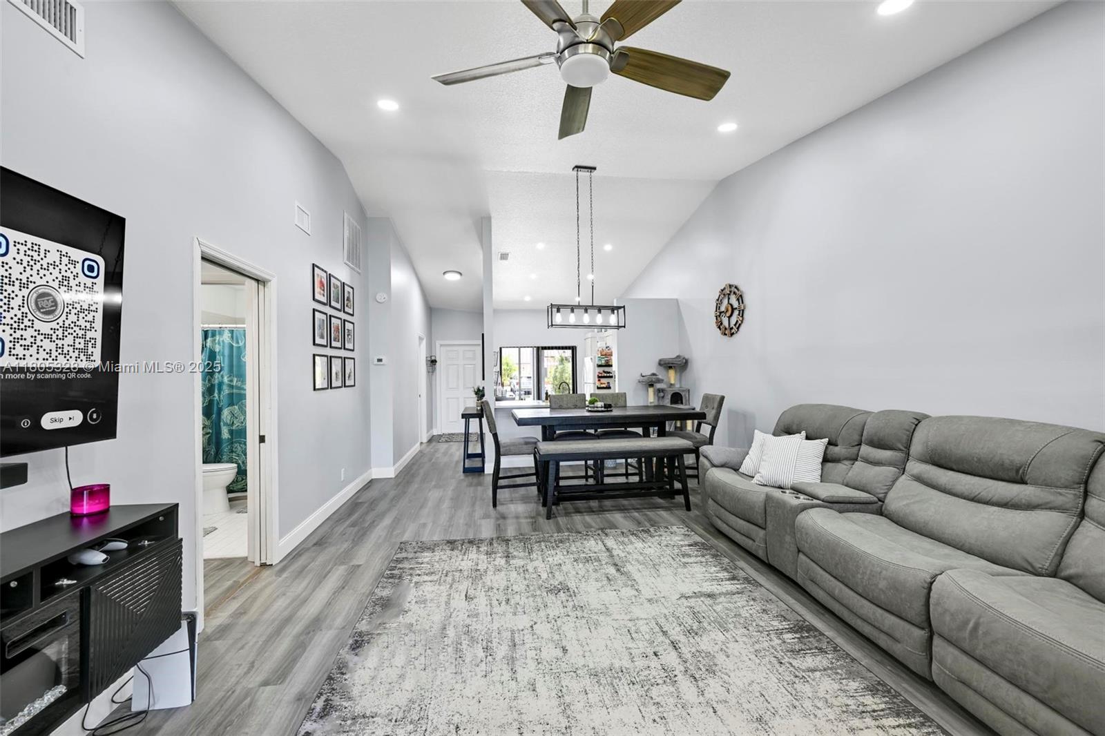 1054 NW 53rd St, Deerfield Beach, FL, 33064/$359,900 1 1054 NW 53rd St