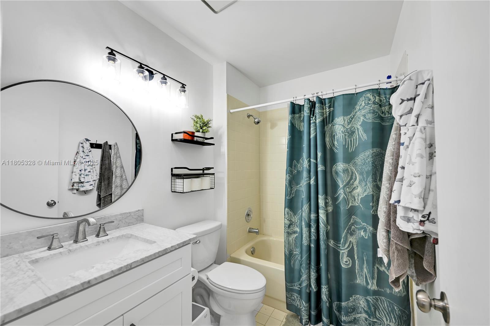 THE LAKES - Residential