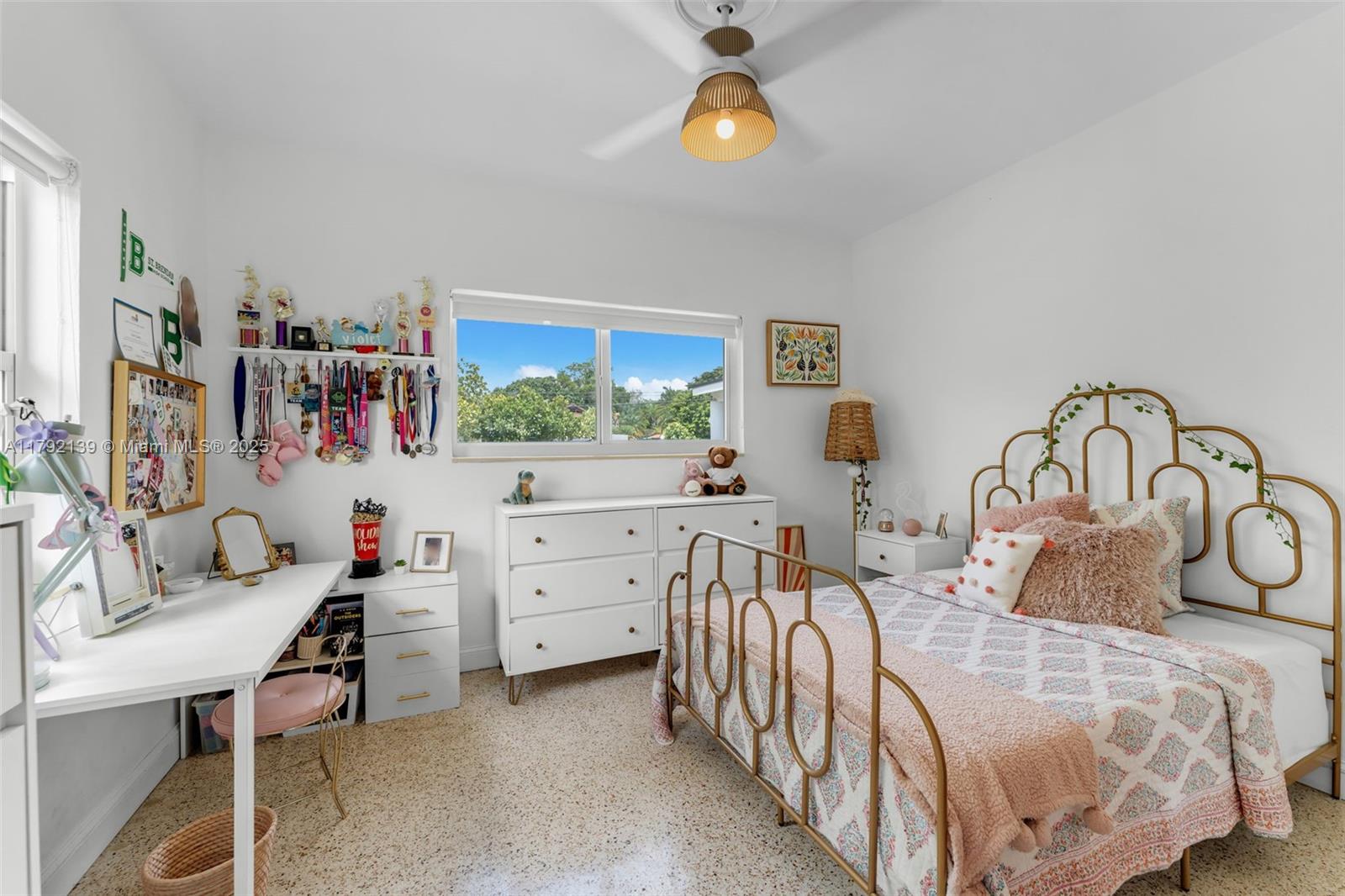 REDLAND 1.14 ACRE - Residential