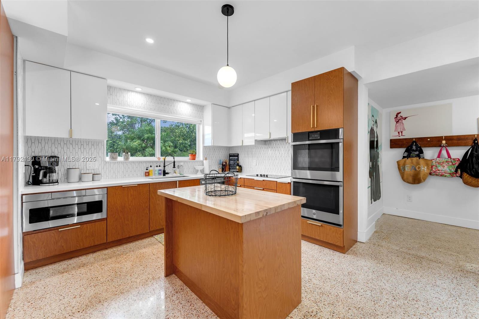 REDLAND 1.14 ACRE - Residential