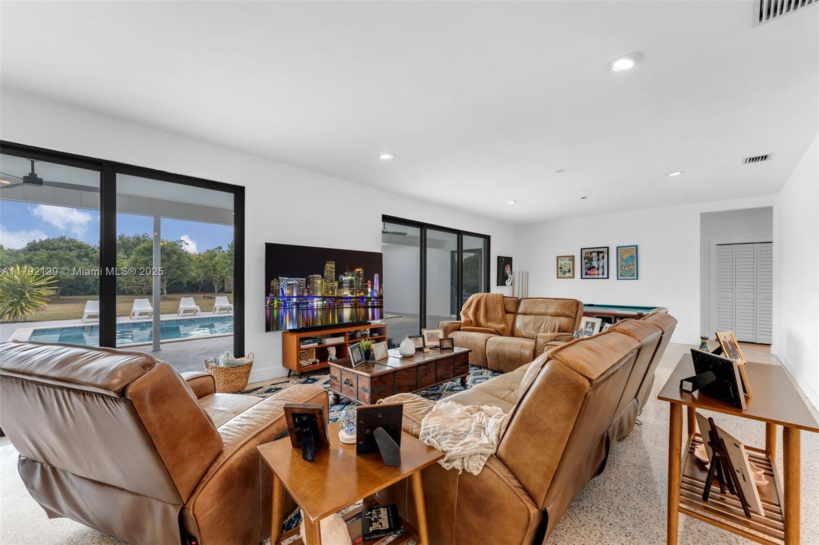 REDLAND 1.14 ACRE - Residential