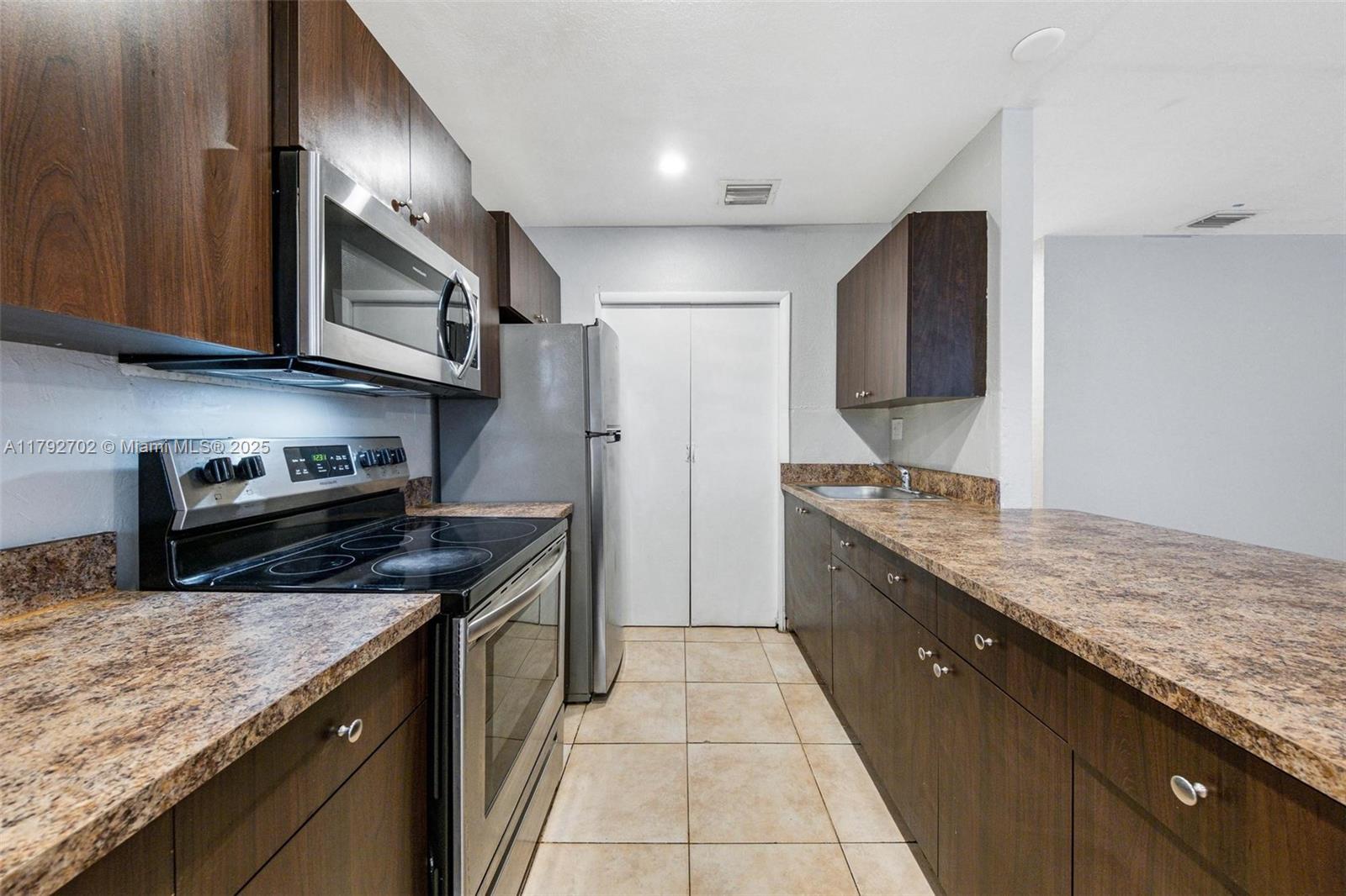 IVES ESTATES SEC 5 - Residential