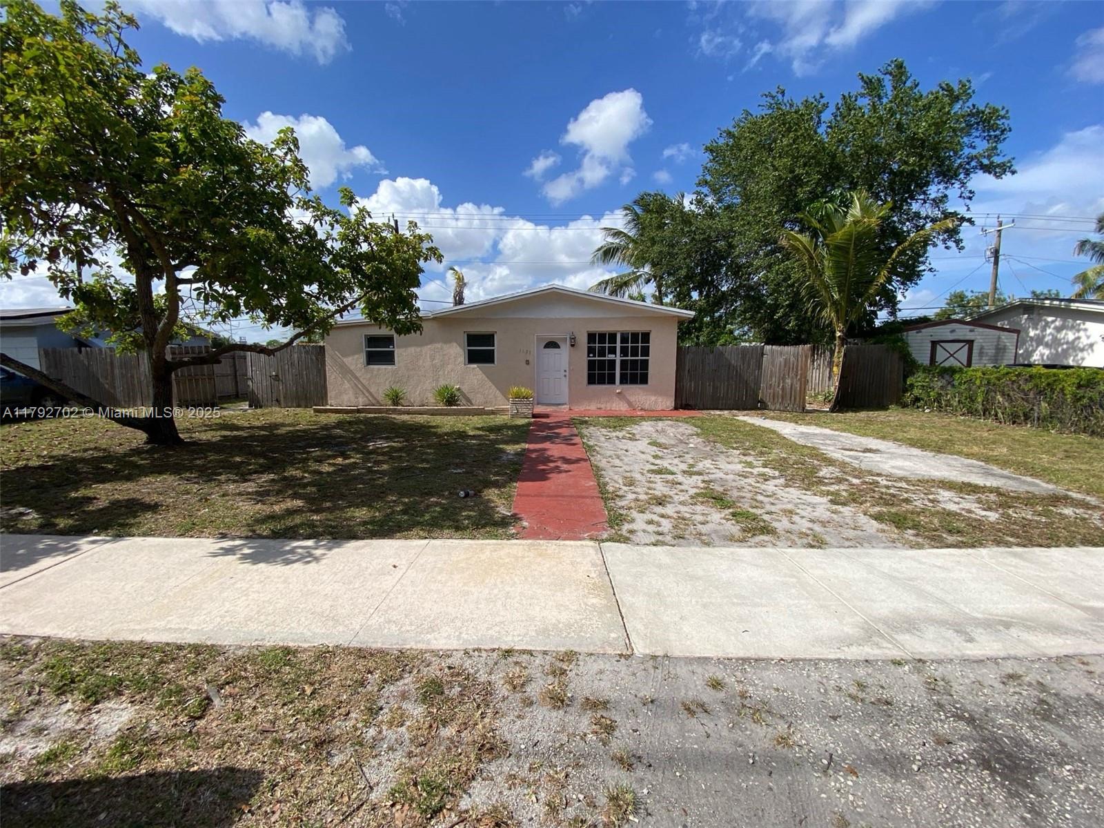 1131 Ne 211th St, Miami, Broward County, Florida - 3 Bedrooms  
3 Bathrooms - 