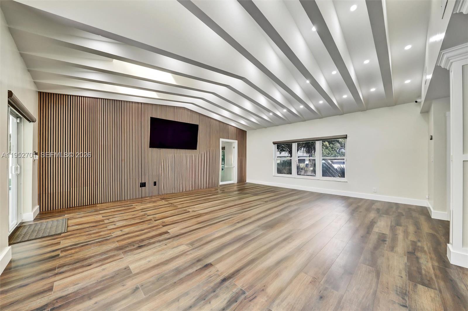 CLUSTERS CORAL SPRINGS - Residential