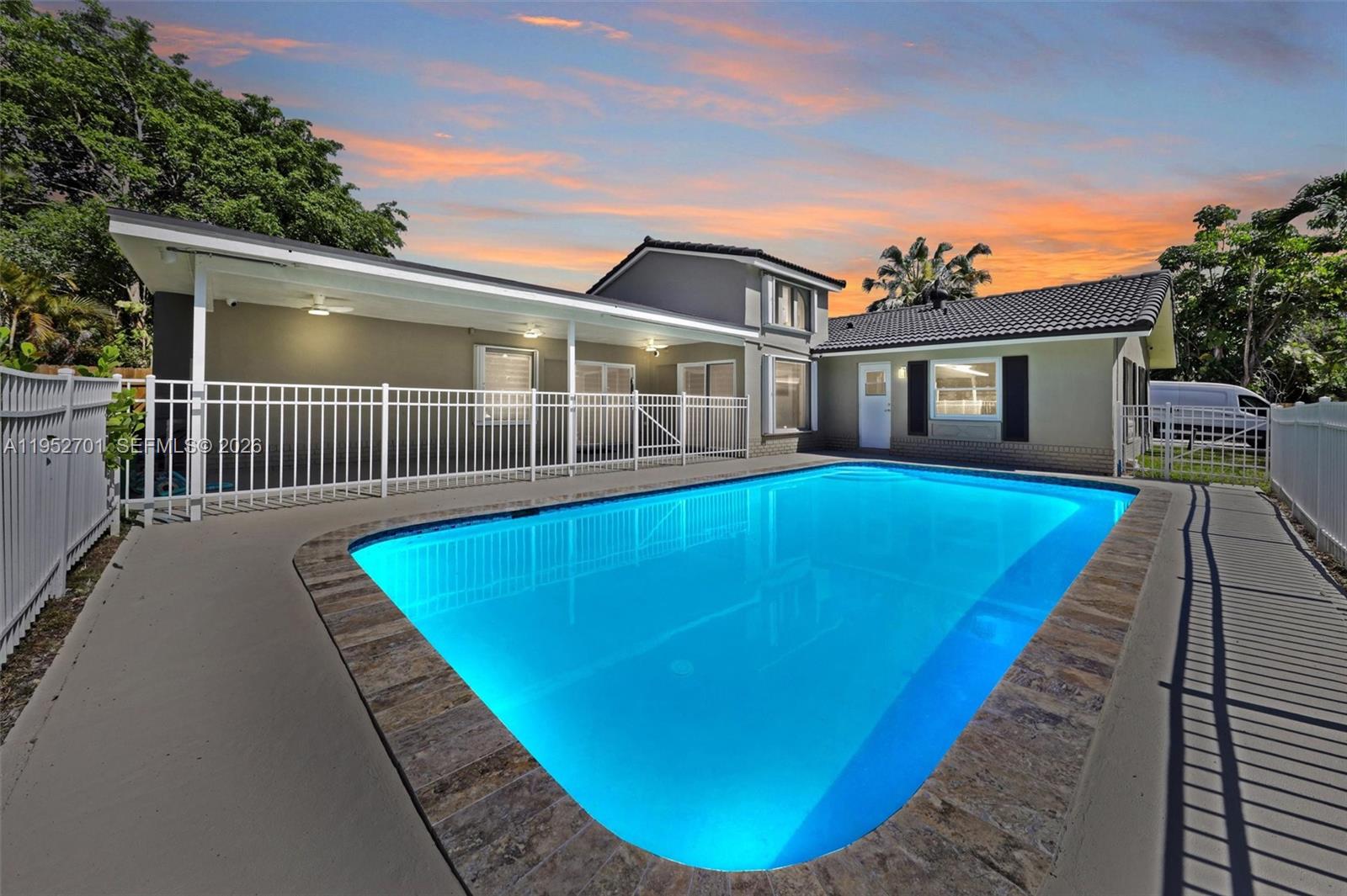 CLUSTERS CORAL SPRINGS - Residential