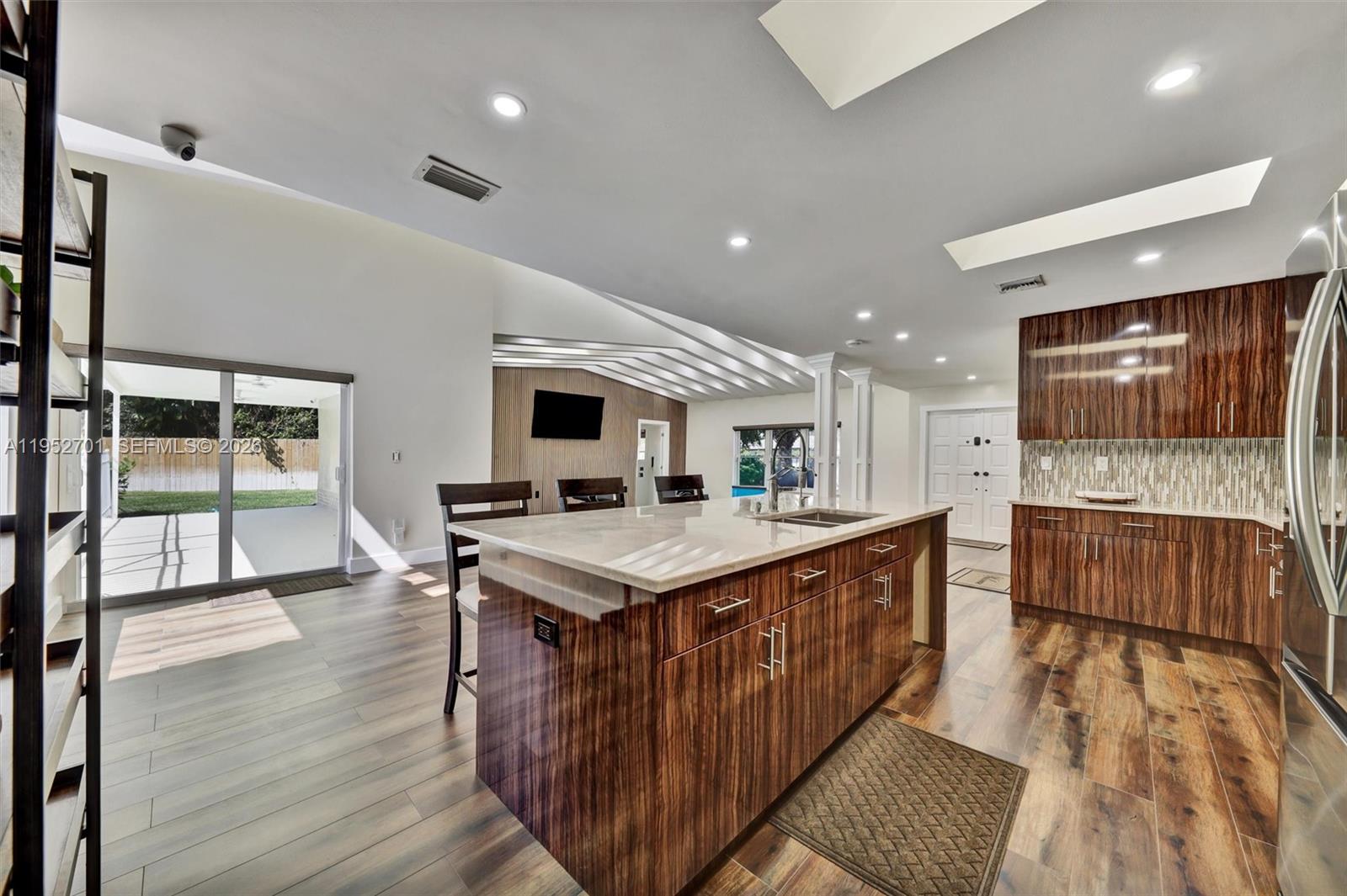 CLUSTERS CORAL SPRINGS - Residential