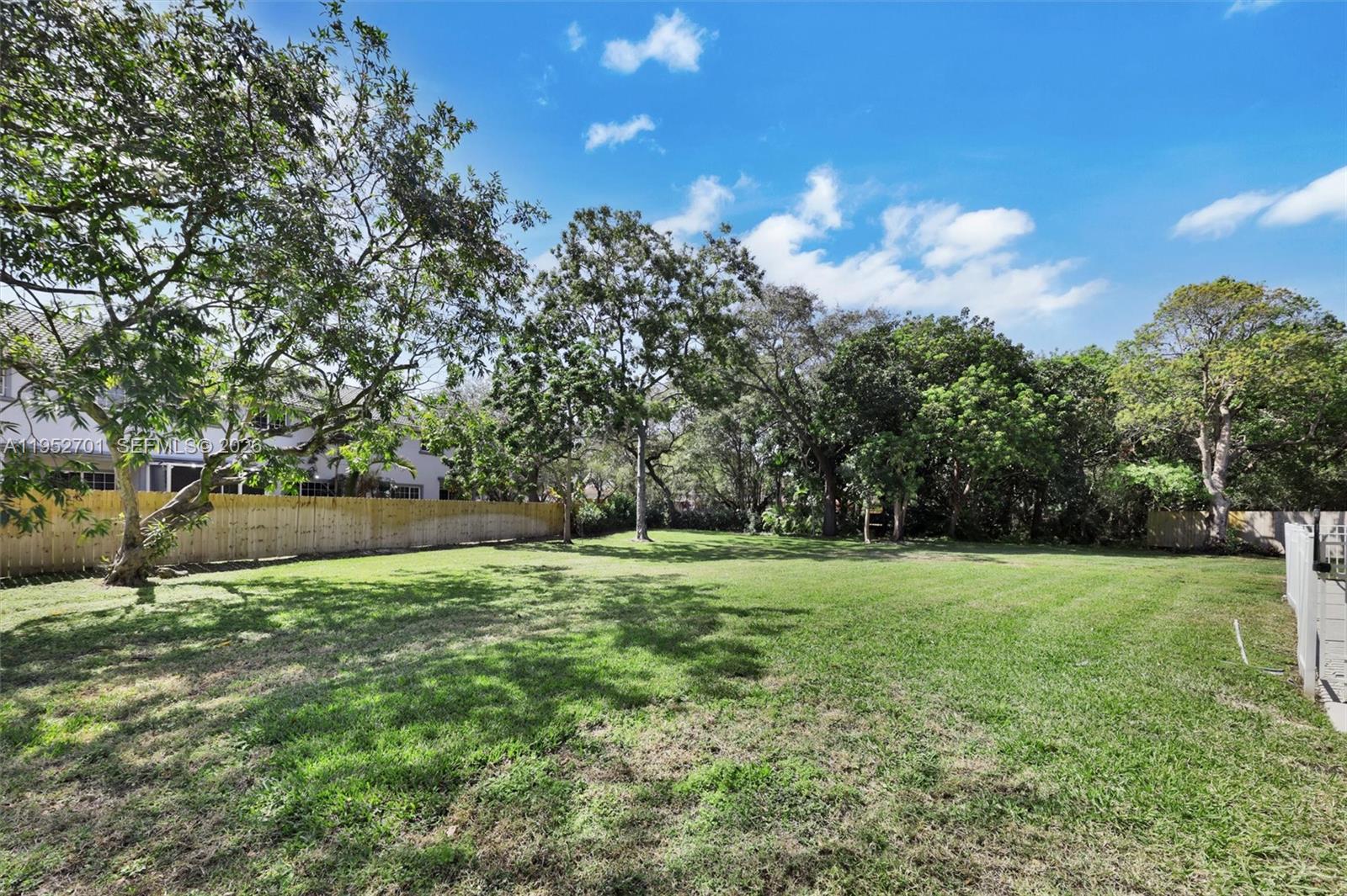 CLUSTERS CORAL SPRINGS - Residential