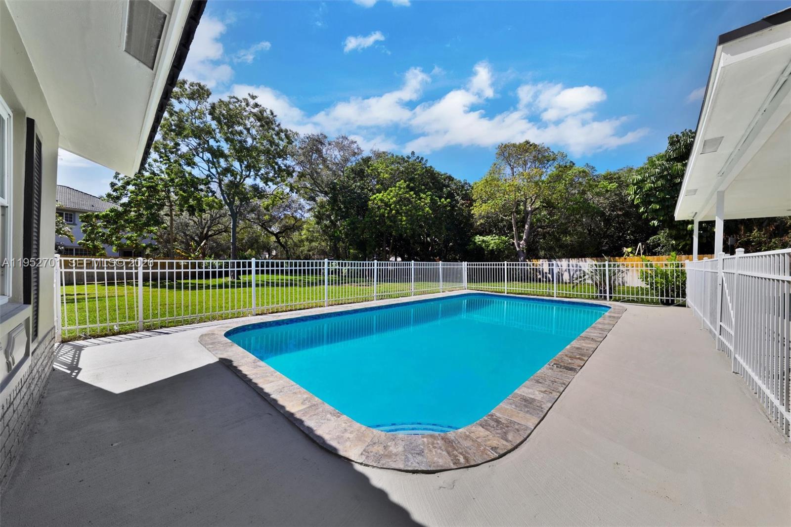 CLUSTERS CORAL SPRINGS - Residential