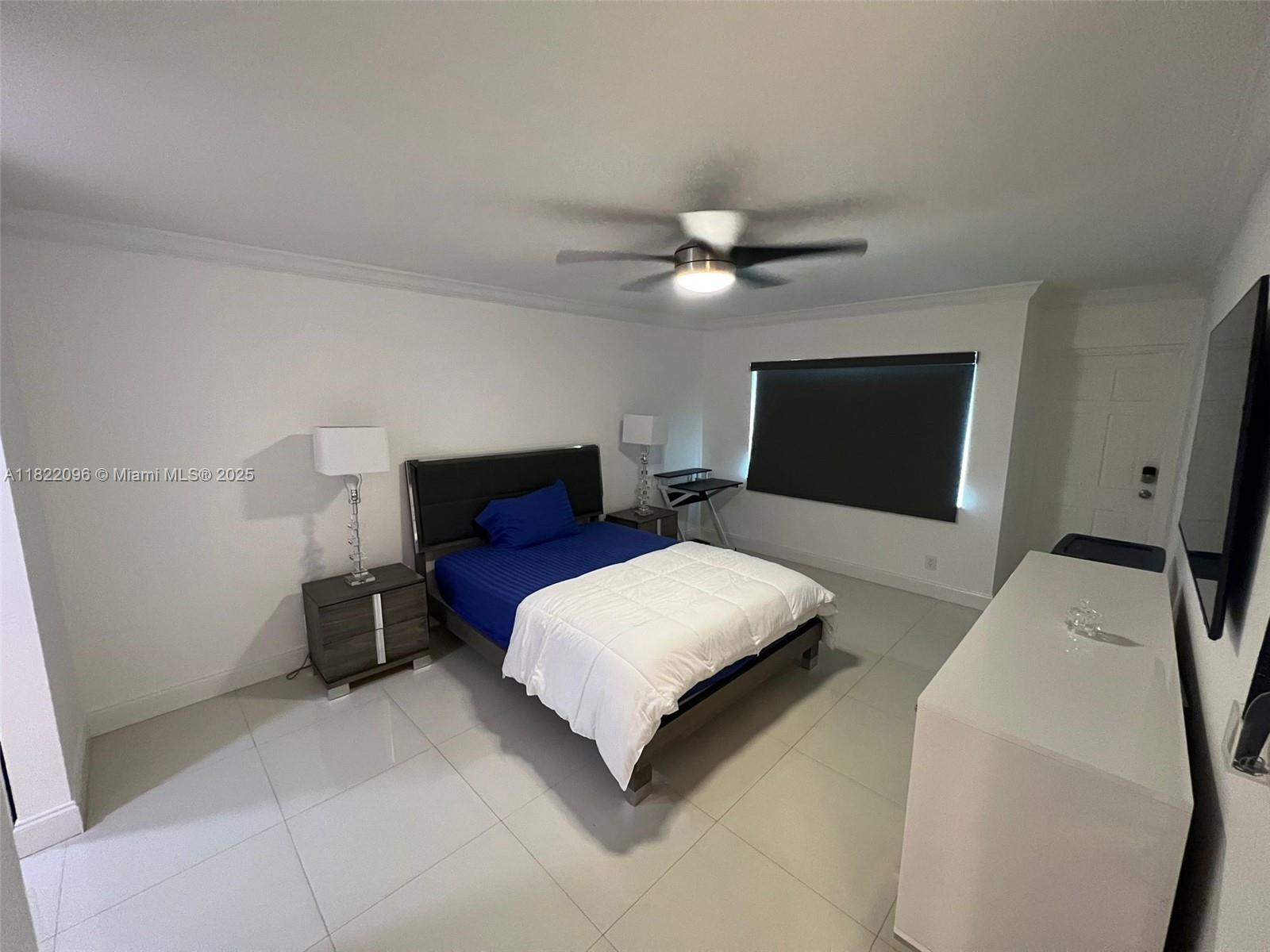 BUILDING THREE OF RACQUET - Residential