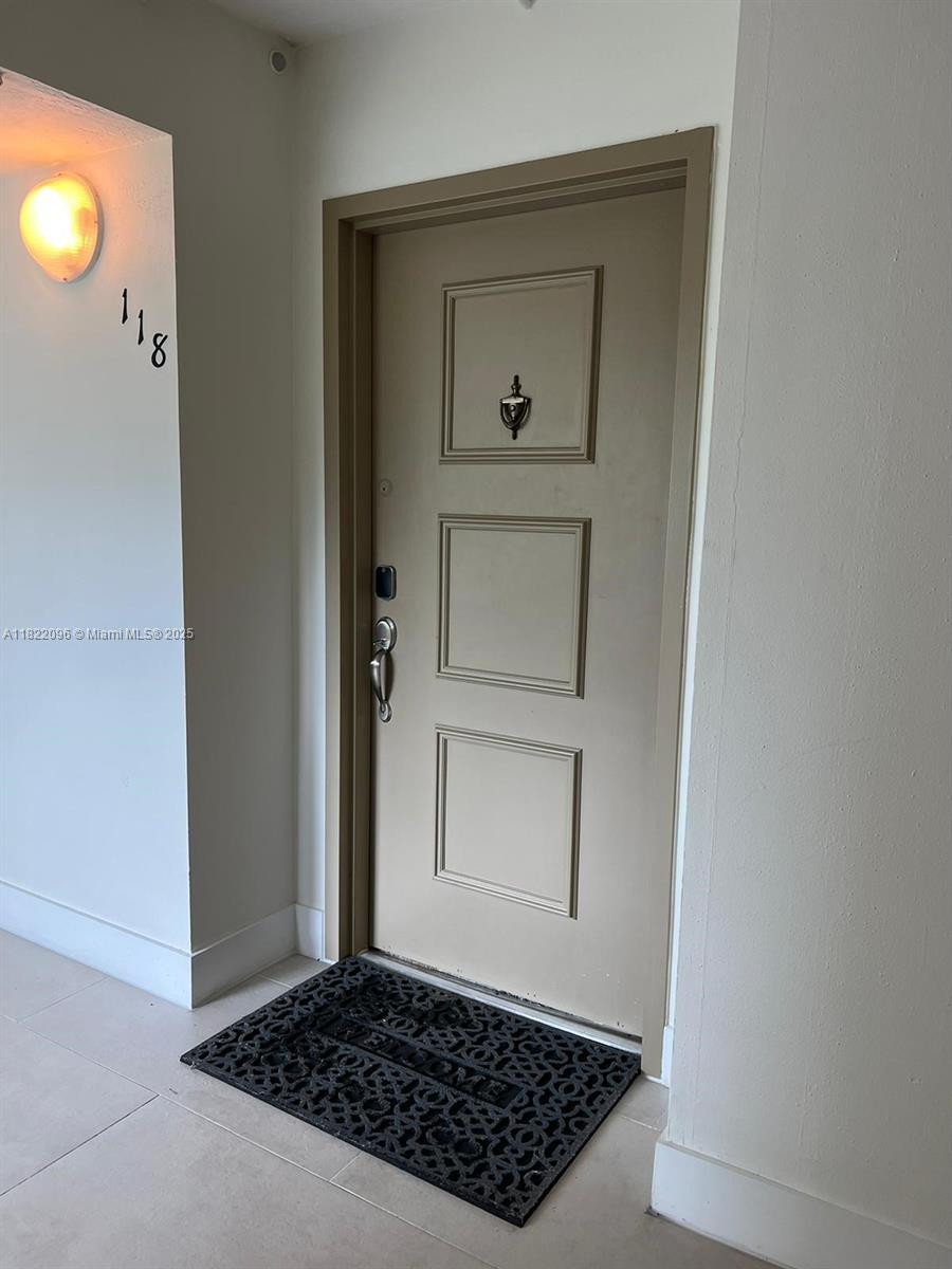 BUILDING THREE OF RACQUET - Residential