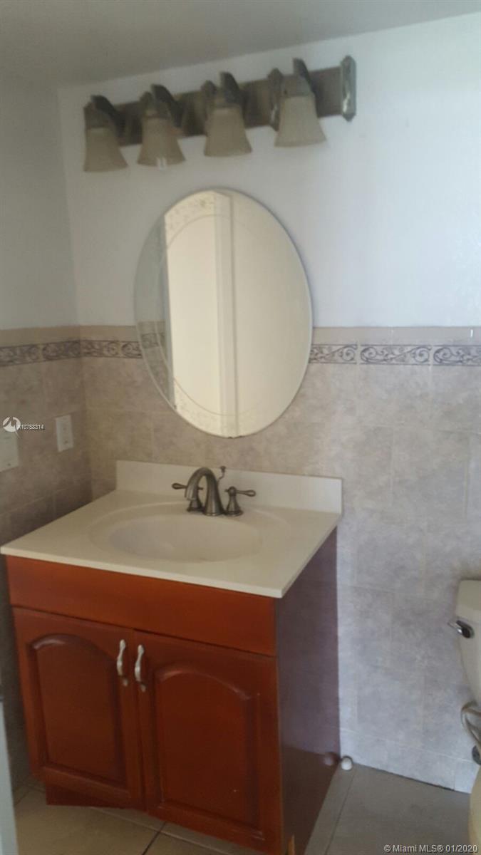 THE GRANDVIEW PALACE COND - Residential Lease