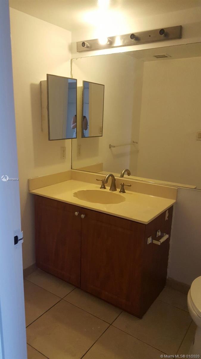 THE GRANDVIEW PALACE COND - Residential Lease