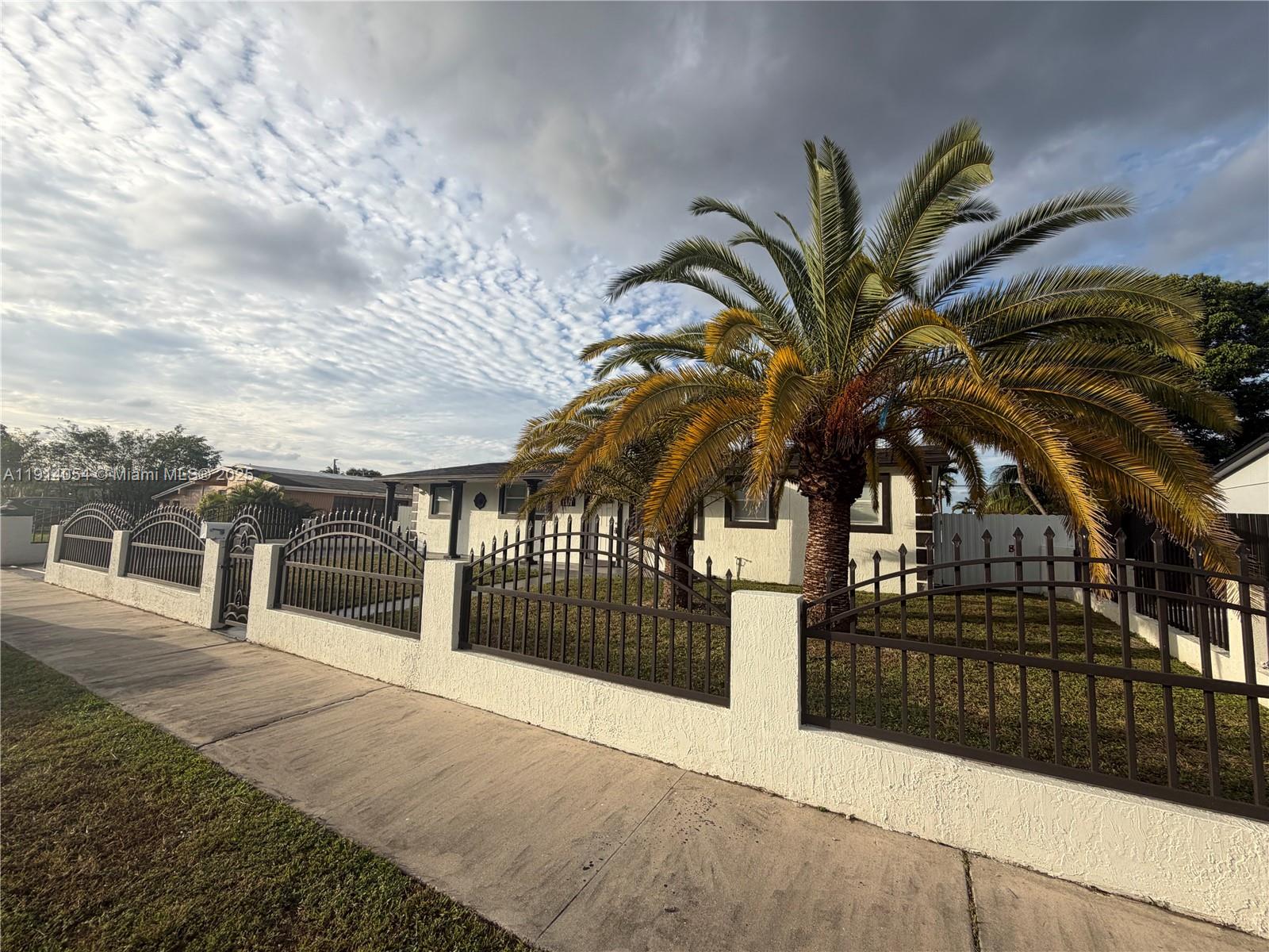 SCOTT LAKE MANOR SEC 6 - Residential Lease